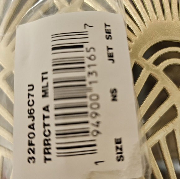 NEW Michael Kors Signature Jet Set Crossbody- Multi Color - Picture 2 of 2